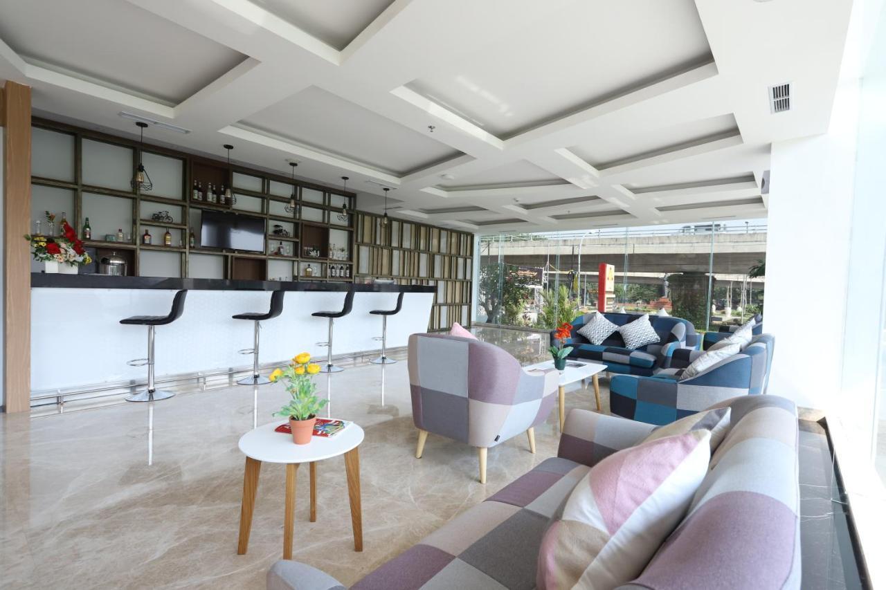 The Azana Hotel Airport Semarang Buitenkant foto